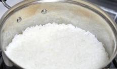Perché è necessario inzuppare il riso e come farlo correttamente